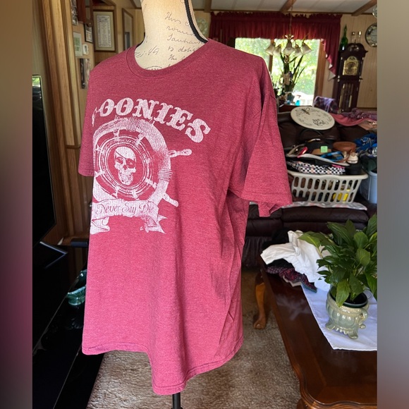Men’s or women’s the Goonies old school short sleeve tee shirt. - Picture 15 of 15